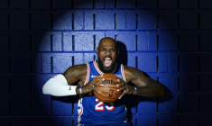 LeBron James avec les Philadelphie 76ers lors du media day à Philadelphie, le 28 septembre 2026 ( GETTY IMAGES NORTH AMERICA / Emilee Chinn )