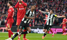 Liverpool laisse son titre à Newcastle et poursuit sa semaine pourrie