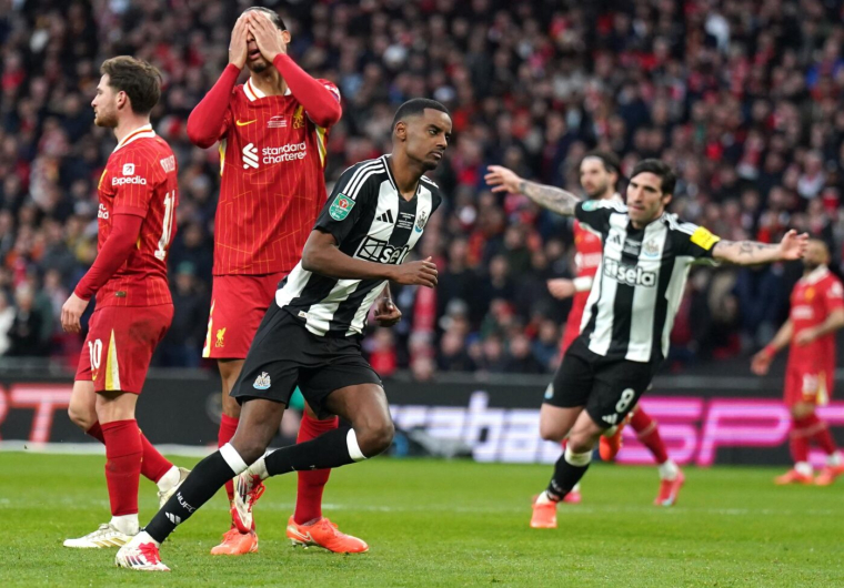 Liverpool laisse son titre à Newcastle et poursuit sa semaine pourrie