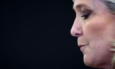 LE PEN VEUT METTRE FIN AUX PROGRAMMES D'ARMEMENT COMMUNS AVEC BERLIN