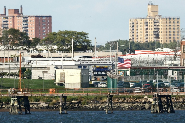 Le centre de détention de Rikers Island, dans le Queens, à New York, le 5 octobre 2026 ( AFP / CHARLY TRIBALLEAU )