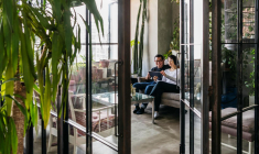 Au lieu de déménager, pourquoi ne pas agrandir votre maison? C’est une solution gagnante pour gagner en espace, augmenter la valeur de votre bien et éviter les frais d’un nouvel achat.