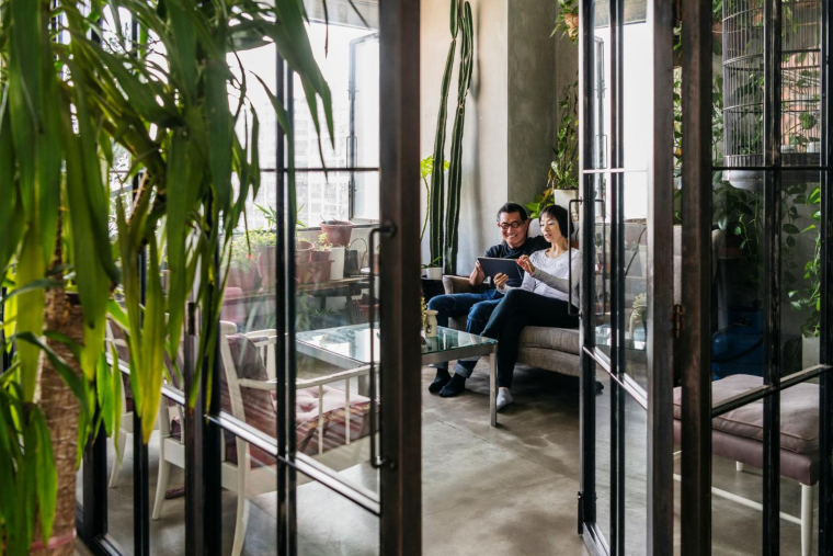 Au lieu de déménager, pourquoi ne pas agrandir votre maison? C’est une solution gagnante pour gagner en espace, augmenter la valeur de votre bien et éviter les frais d’un nouvel achat.