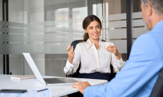 Les fonds secondaires de private equity permettent aux investisseurs d’acheter des participations dans des fonds de private equity existants ou des portefeuilles d’investissements.