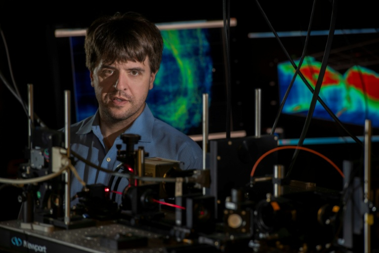 Photographie du psychiatre américain Karl Deisseroth diffusée le 5 octobre 2026 par l'université Stanford ( University of Stanford / Medicine / Steve FISCH )