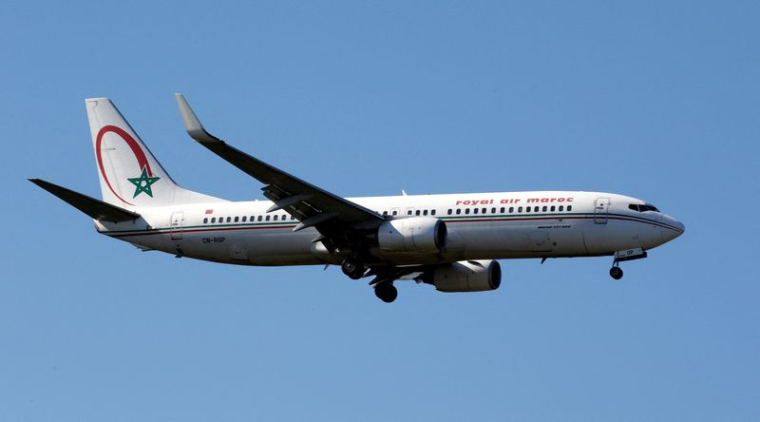 Le Boeing 737 de CN-ROP Royal Air Maroc effectue son approche finale pour l'atterrissage à l'aéroport de Toulouse-Blagnac