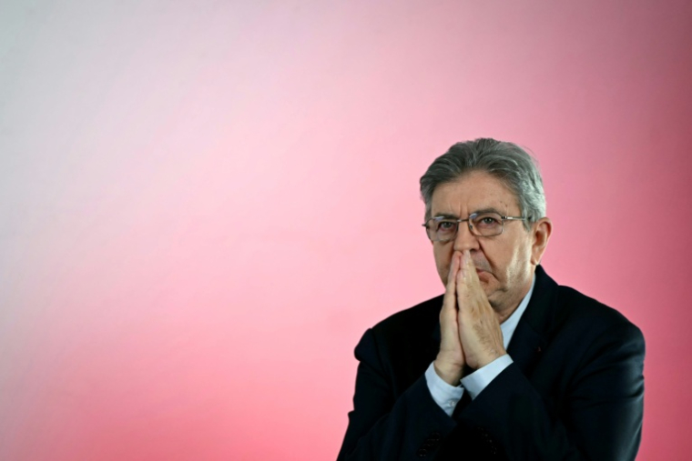 Le candidat LFI à la présidentielle, Jean-Luc Mélenchon, lors d'une conférence de presse, le 14 octobre 2026 à Paris ( AFP / LOU BENOIST )