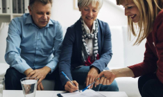 Assurance-vie : faut-il y loger des SCPI ? / iStock.com - vgajic