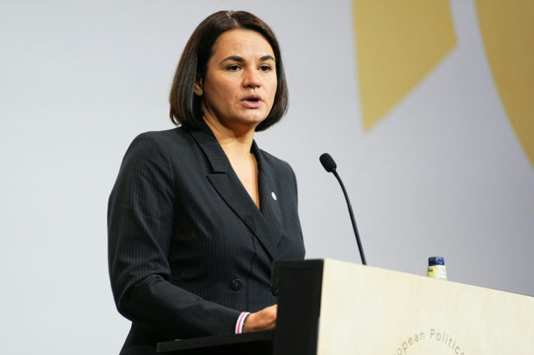 La cheffe de l'opposition bélarusse en exil Svetlana Tikhanovskaïa le 2 octobre 2025 lors d'une conférence à Copenhague ( Ritzau Scanpix / Thomas Traasdahl )