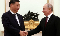 Vladimir Poutine s'entretient avec son homologue chinois Xi Jinping