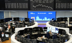 Le graphique de l'indice allemand DAX est affiché à la bourse de Francfort.