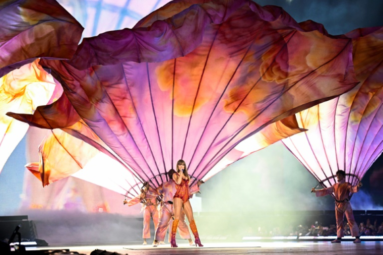 Taylor Swift en concert à Paris La Défense Arena le 9 mai 2024 ( AFP / JULIEN DE ROSA )