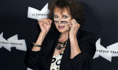L'actrice Claudia Cardinale pose lors de la première du film "Gebo et l'Ombre" à la Cinémathèque française à Paris, le 6 septembre 2012 ( AFP / Miguel MEDINA )