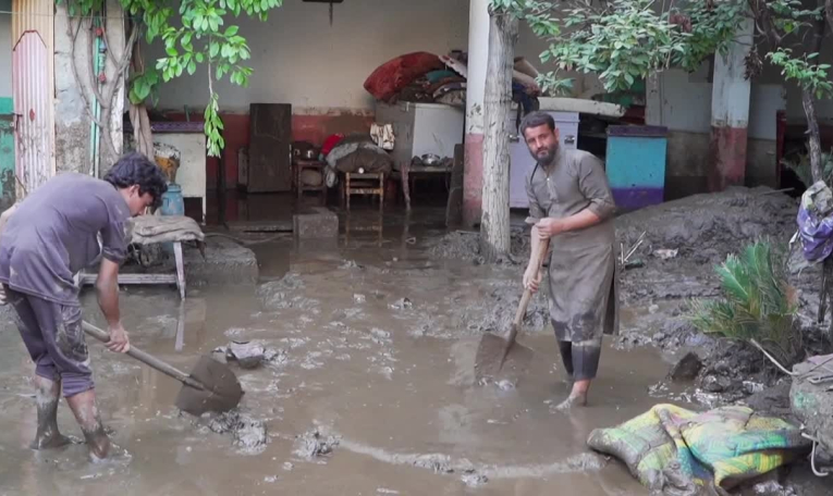 La mousson fait encore des morts au Pakistan, les pluies gagnent le Sud