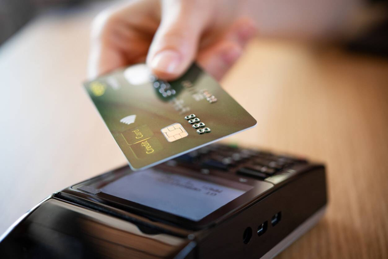 Carte bancaire : cette évolution pourrait bientôt changer vos paiements / iStock.com - Ridofranz