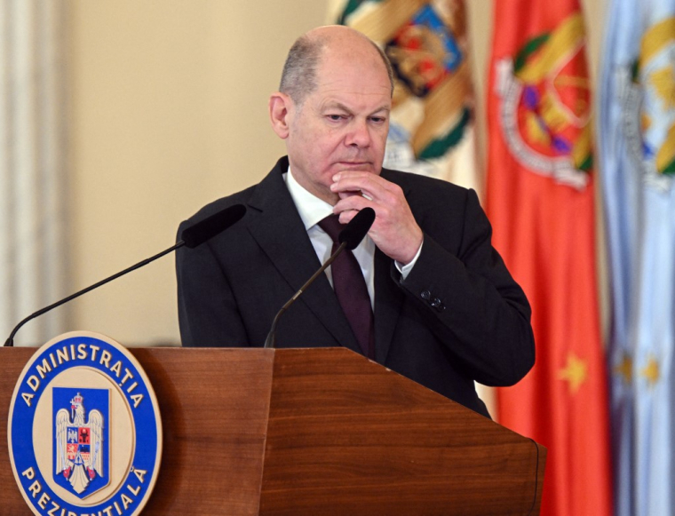 Olaf Sholz à Bucarest, en Roumanie, le 3 avril 2023. ( AFP / DANIEL MIHAILESCU )