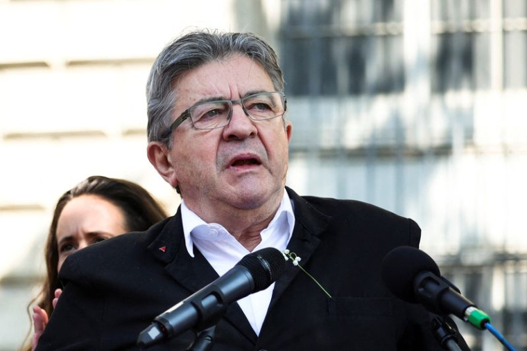 FRANCE: MÉLENCHON PROPOSE DÉSORMAIS DE PORTER LE SMIC À 1.500 EUROS