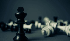 "En fin de compte on peut dresser un parallèle entre l'opposition analyste/algorithme en Bourse et celle entre grand maître/ordinateur au jeu d'échec où ce dernier a fini par dominer le grand maître." (crédit : George Becker)