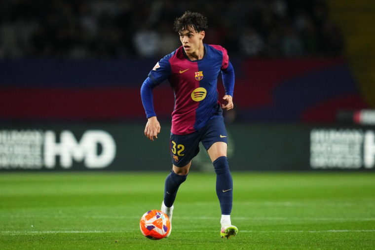 Héctor Fort victime d'insultes homophobes après une photo avec une drag queen