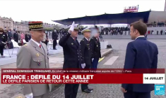 Défilé du 14 juillet en France : le chef de l'État français salue les militaires