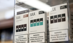 Des cigarettes électroniques JUUL Labs au tabac de Virginie et au menthol, le 23 juin 2022 à El Segundo, en Californie ( AFP / Patrick T. FALLON )