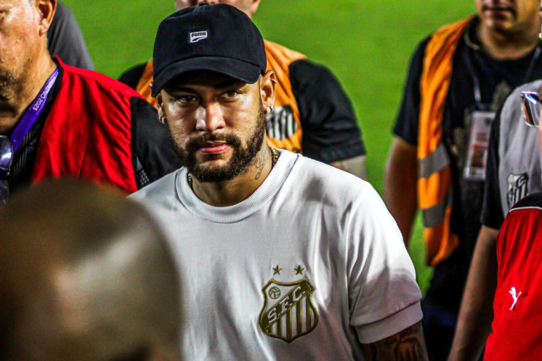 Neymar attendu à Santos ce mercredi