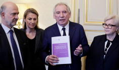 Pierre Moscovici, premier président de la Cour des comptes française, présente à Paris les résultats du rapport sur les retraites