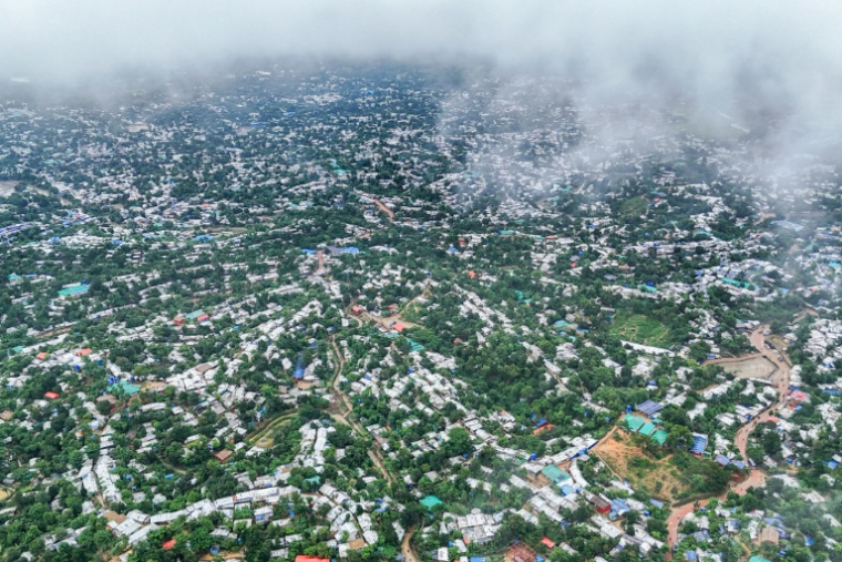Vue aérienne du camp de réfugiés rohingyas de Kutupalong, le 23 juin 2026 à Cox's Bazar, au Bangladesh ( AFP / Munir UZ ZAMAN )
