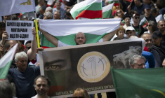 Manifestation contre l'entrée de la Bulgarie dans la zone euro, le 31 mai 2025 à Sofia ( AFP / Nikolay DOYCHINOV )