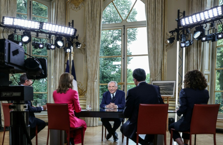Le Premier ministre François Bayrou devant les médias TV à l'hôtel de Matignon à Paris le 3 septembre 2025 ( AFP / ALAIN JOCARD )