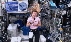 L'astronaute française Sophie Adenot durant un entretien à l'AFP depuis l'ISS le 26 février 2026 ( AFP / Jacques-Alexandre BRUN )