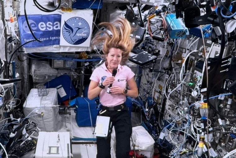 L'astronaute française Sophie Adenot durant un entretien à l'AFP depuis l'ISS le 26 février 2026 ( AFP / Jacques-Alexandre BRUN )