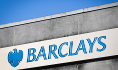 La banque britannique Barclays a écopé d'une amende de 42 millions de livres (48 millions d'euros) de la part du régulateur des marchés financiers, la FCA, pour des manquements en matière de contrôles liés aux crimes financiers ( AFP / Adrian DENNIS )