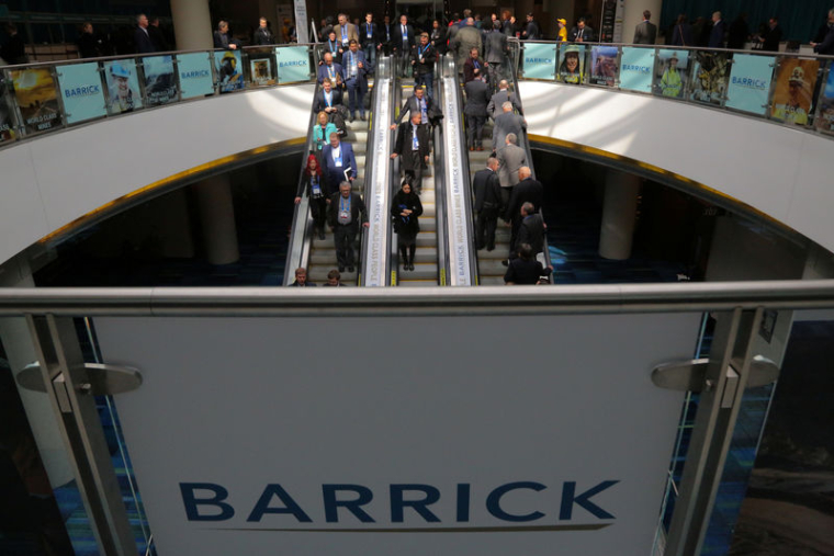 OR: BARRICK ABANDONNE SON OPA SUR NEWMONT, COENTREPRISE À LA PLACE