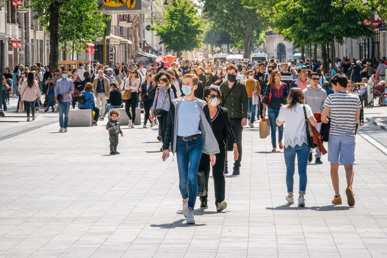 Un village dans la ville: on pourrait résumer ainsi le concept de ville du quart d’heure. crédit photo : Keitma/Shutterstock / Keitma