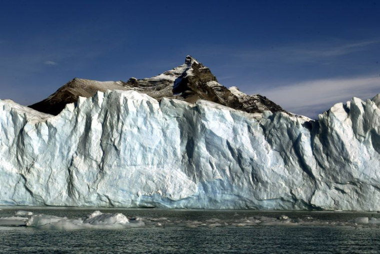 VERS UNE FONTE RECORD DES GLACIERS ALPINS CET ÉTÉ APRÈS LES CANICULES
