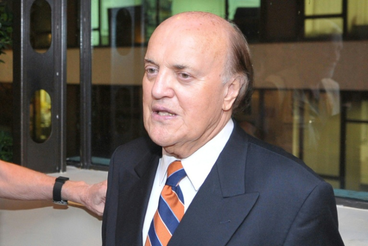 Le journaliste américain Peter Arnett, célèbre pour sa couverture de la guerre du Vietnam et des deux guerres du Golfe, photographié le 27 novembre 2007 à Hong Kong, est décédé le 17 décembre ( AFP / Mike CLARKE )