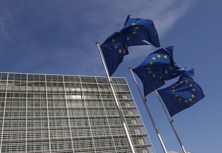 LA COMMISSION EUROPÉENNE TRAVAILLE SUR UNE PROPOSITION D'EMPRUNT COMMUN POUR SOUTENIR L'UKRAINE