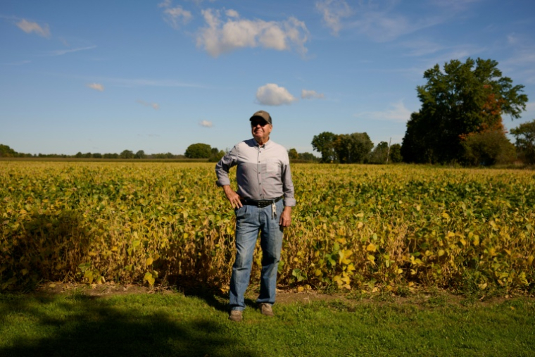 Joe Logan, 77 ans, cultive du soja dans sa ferme à Kinsman, dans l'Ohio, le 27 septembre 2026 ( AFP / DUSTIN FRANZ )