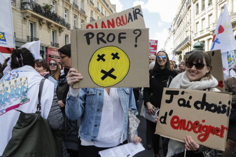 Une manifestation d'enseignants à Paris, le 4 avril 2019. ( AFP / FRANCOIS GUILLOT )