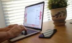 ( AFP / CHRIS DELMAS )