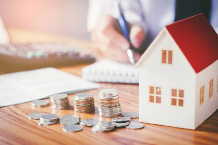Crédit immobilier : comment emprunter quand on n'est pas en couple ? / iStock.com - SARINYAPINNGAM