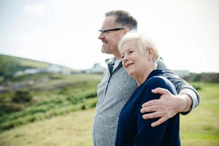 Les seniors paient de plus en plus cher leur crédit immobilier (Crédit photo: Rawpixels - Pexels)