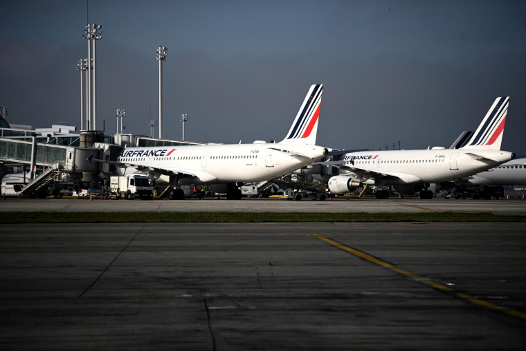 ( AFP / CHRISTOPHE ARCHAMBAULT )