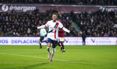 Bousculé, le PSG s'en sort à Metz