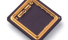 Egide conçoit et fabrique des boîtiers hermétiques, lesquels protègent des composants électroniques de systèmes opérant en milieu extrême. (crédit : Egide)