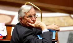 Le Premier ministre français Michel Barnier assiste à la séance de questions au gouvernement à l'Assemblée Nationale à Paris