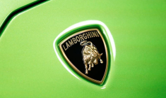 LAMBORGHINI AVANCE PRUDEMMENT VERS L'ÉLECTRIFICATION DE SES VÉHICULES