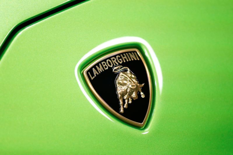 LAMBORGHINI AVANCE PRUDEMMENT VERS L'ÉLECTRIFICATION DE SES VÉHICULES