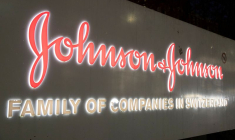 J&J ABAISSE SA PRÉVISION DE BÉNÉFICE ANNUEL EN RAISON DE LA VIGUEUR DU DOLLAR